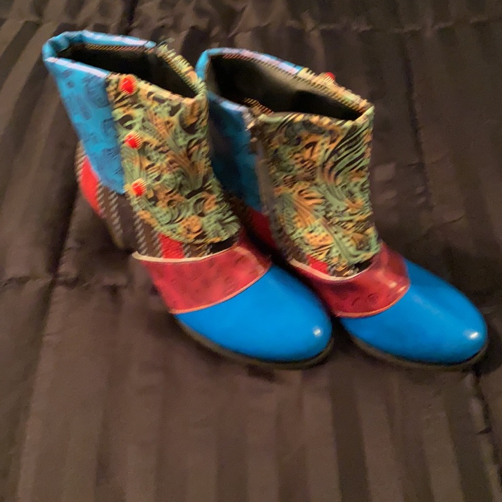 Ladies boots